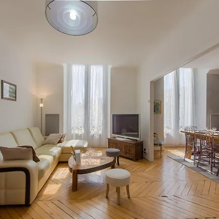 Appartement Exceptionnel !!! Venez Sejourner Dans Les 3 D'un Authentique Ancien Palace De La 