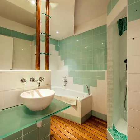 Appartement Exceptionnel !!! Venez Sejourner Dans Les 3 D'un Authentique Ancien Palace De La 