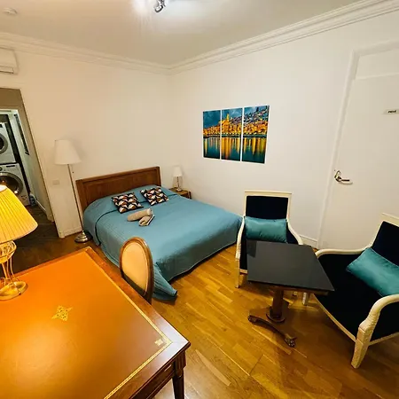 Appartement Exceptionnel !!! Venez Sejourner Dans Les 3 D'un Authentique Ancien Palace De La 