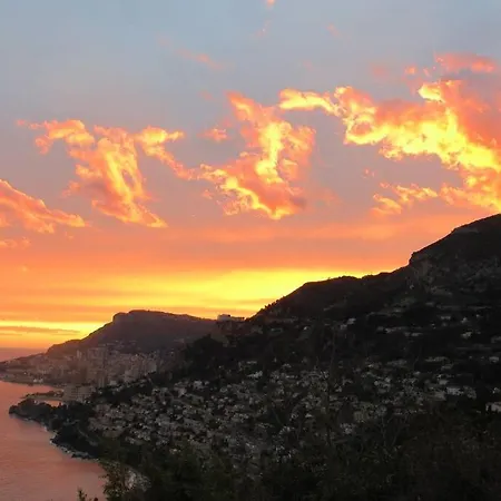 Belle époque Palace Suites: Seaside Elegance In Apartment