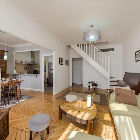 Belle époque Palace Suites: Seaside Elegance In Apartment