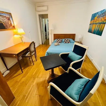 Belle époque Palace Suites: Seaside Elegance In