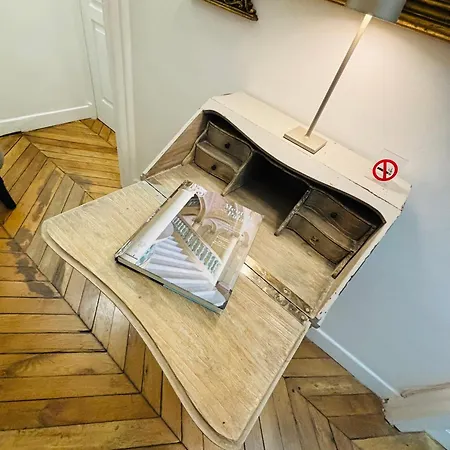 Belle époque Palace Suites: Seaside Elegance In Apartment *