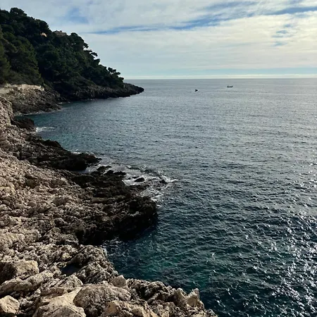 Belle époque Palace Suites: Seaside Elegance In Apartment Menton