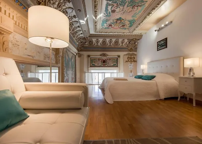 Exceptionnel !!! Venez Sejourner Dans Les 3 D'un Authentique Ancien Palace De La Belle Epoque De 1874 !!! Unique !!! Menton