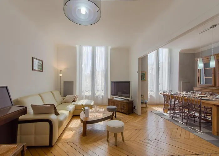 Apartment Exceptionnel !!! Venez Sejourner Dans Les 3 D'un Authentique Ancien Palace De La Belle Epoque De 1874 !!! Unique !!!