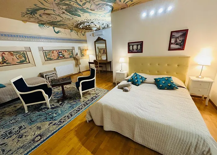 Exceptionnel !!! Venez Sejourner Dans Les 3 D'un Authentique Ancien Palace De La Belle Epoque De 1874 !!! Unique !!! * Menton