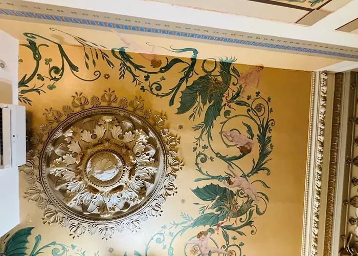 Exceptionnel !!! Venez Sejourner Dans Les 3 D'un Authentique Ancien Palace De La Belle Epoque De 1874 !!! Unique !!! *