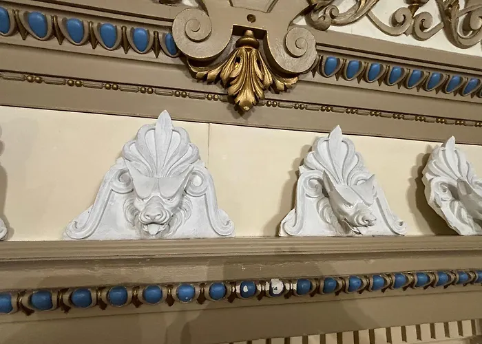 Exceptionnel !!! Venez Sejourner Dans Les 3 D'un Authentique Ancien Palace De La Belle Epoque De 1874 !!! Unique !!! * Menton