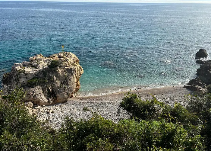 Exceptionnel !!! Venez Sejourner Dans Les 3 D'un Authentique Ancien Palace De La Belle Epoque De 1874 !!! Unique !!! Menton